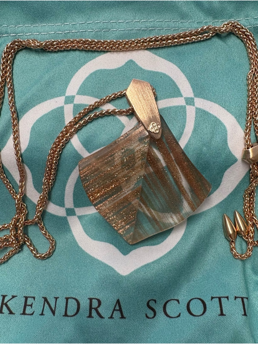 Kendra Scott AISLIN Rose Gold Dusted Glass Pendant on Necklace